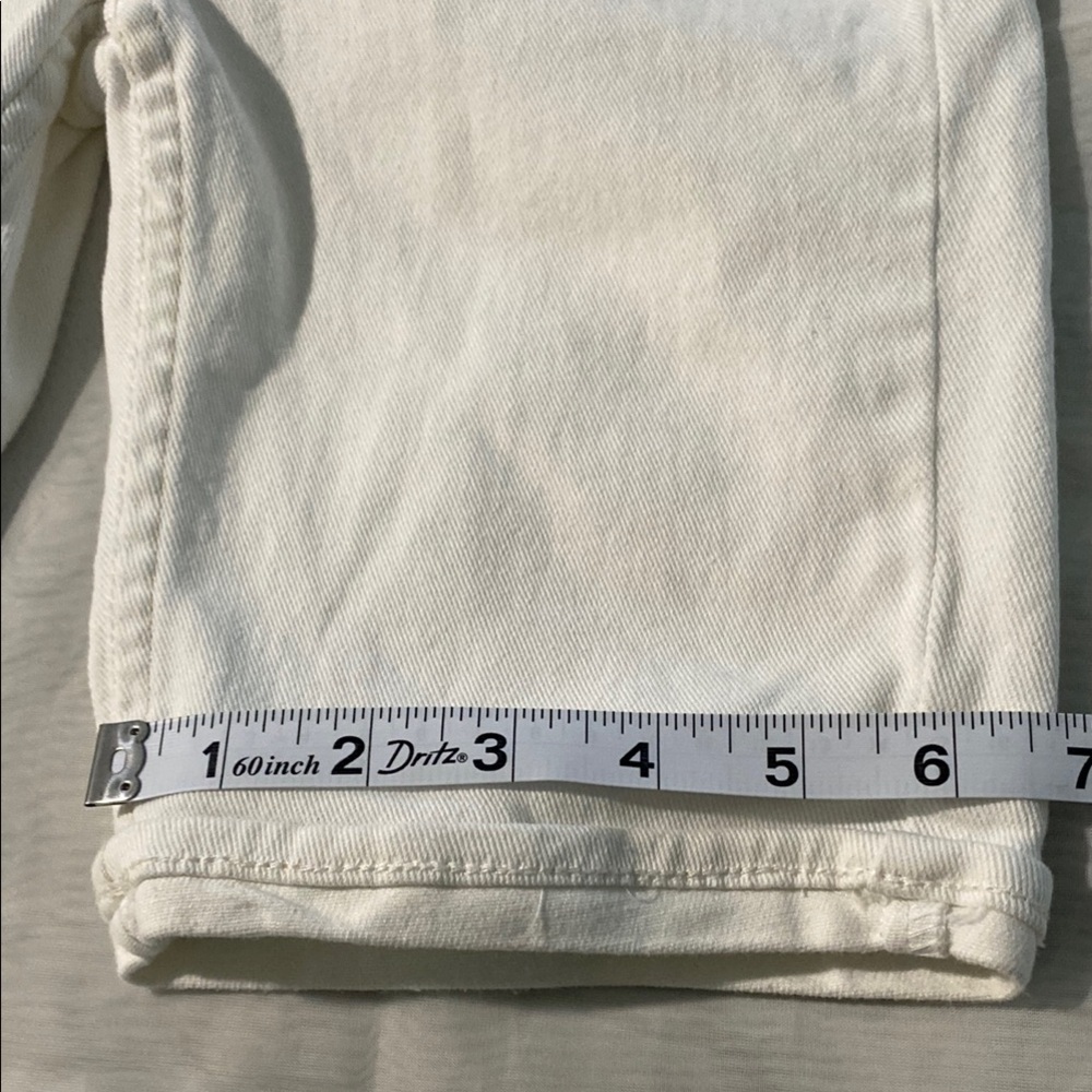 Levi's White Denim Bermuda Shorts Relaxed Fit - Picture 13 of 13